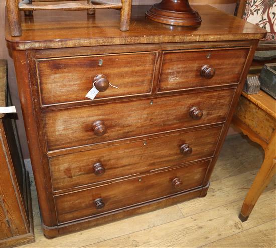 A Victorian mahogany chest of drawers W.104cm